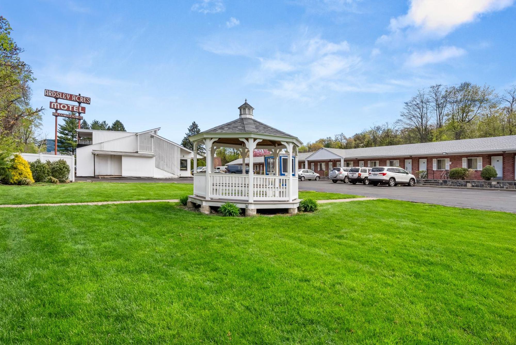 Ardsley Acres Hotel Court Exterior foto